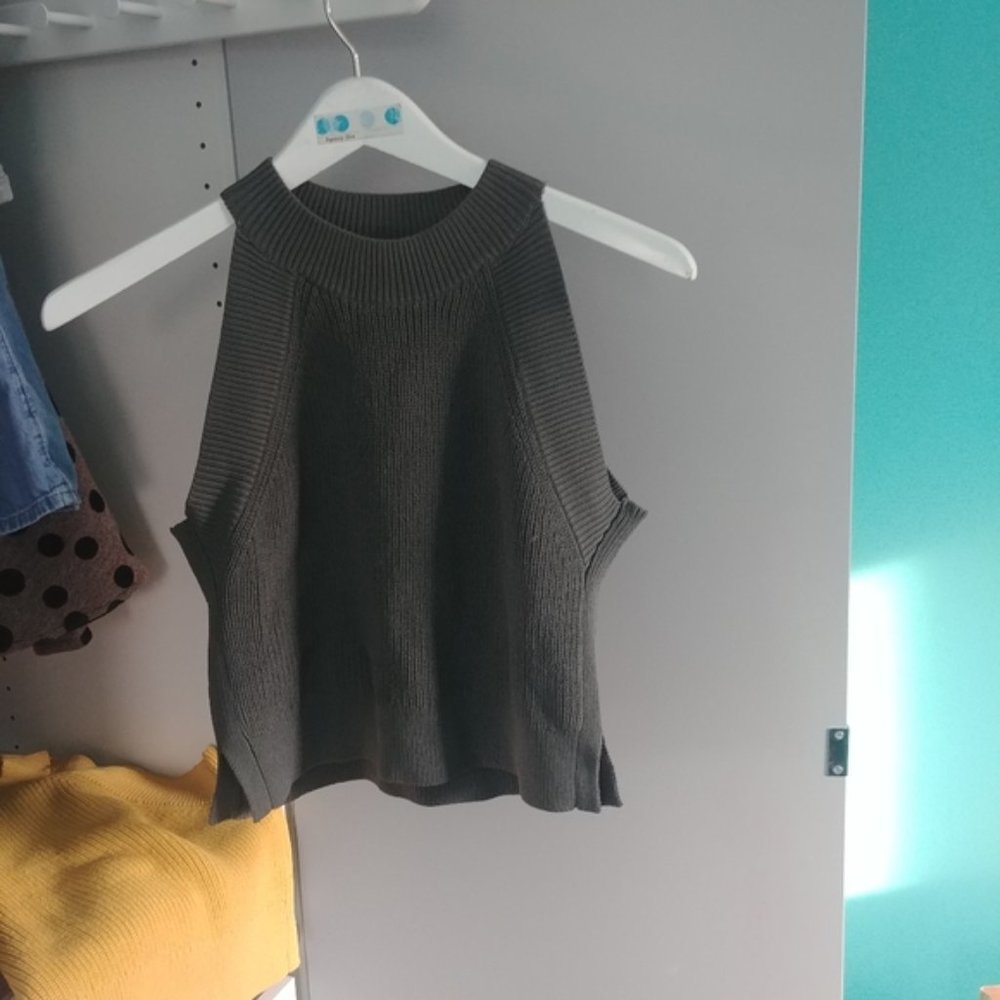 Aritzia Wilfred Crevier top army green in EUC